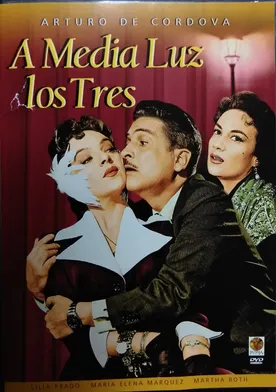 Poster A media luz los tres