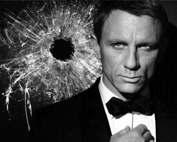 Apple y Amazon se unen por los derechos de distribución de James Bond 