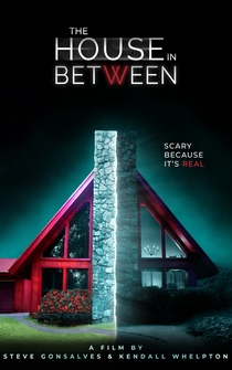 Poster The House in Between